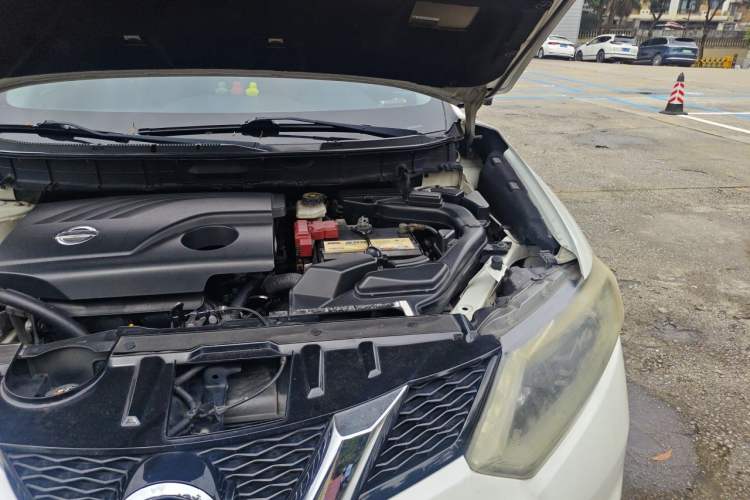 Used Nissan X-Trail 2014 2.0L CVT Comfort Edition 2WD Engine Bay Left