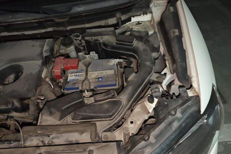 Used Nissan X-Trail 2014 2.0L CVT Comfort Edition 2WD Engine Bay Left