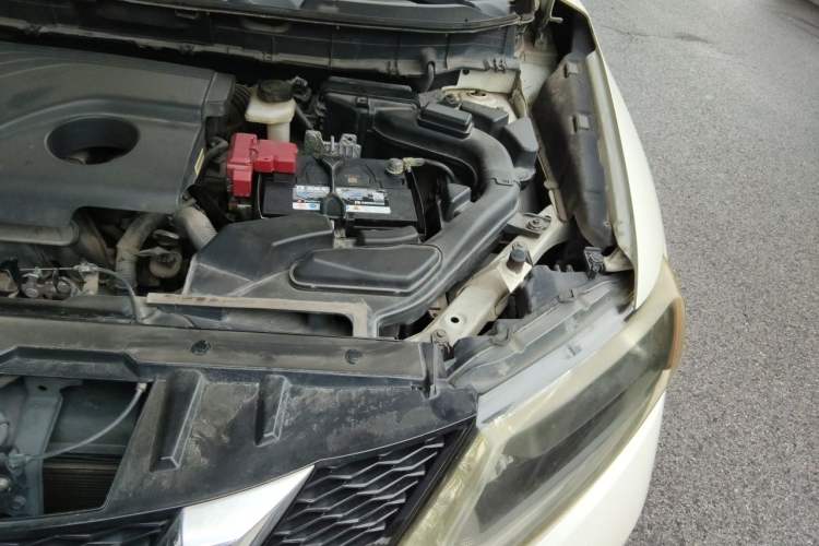 Used Nissan X-Trail 2014 2.0L CVT Comfort Edition 2WD Engine Bay Left
