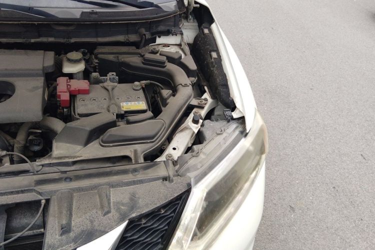Used Nissan X-Trail 2014 2.0L CVT Comfort Edition 2WD Engine Bay Left