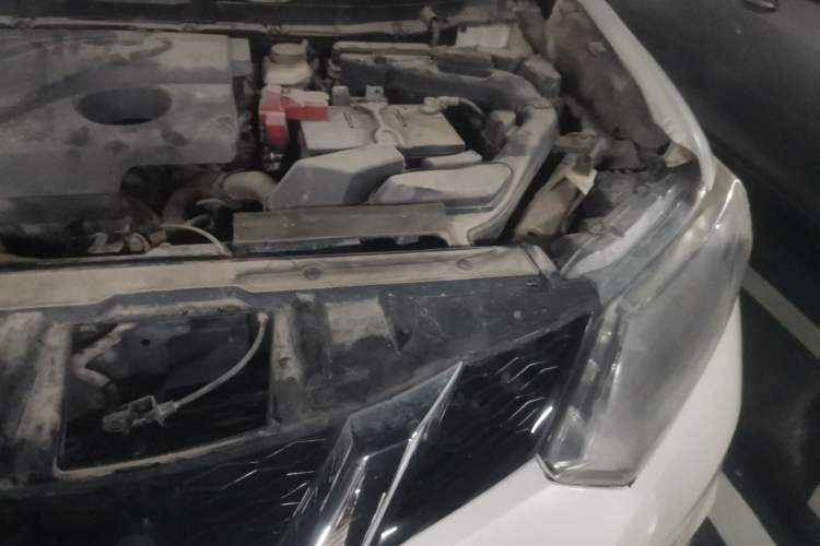 Used Nissan X-Trail 2014 2.0L CVT Comfort Edition 2WD Engine Bay Left