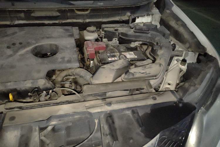 Used Nissan X-Trail 2014 2.0L CVT Comfort Edition 2WD Engine Bay Left