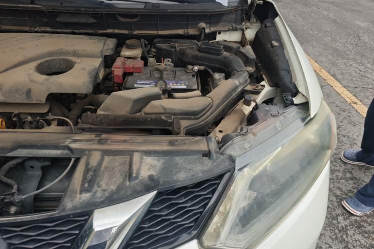 Used Nissan X-Trail 2014 2.0L CVT Comfort Edition 2WD Engine Bay Left