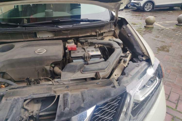 Used Nissan X-Trail 2014 2.5L CVT Ultimate Edition 4WD Engine Bay Left