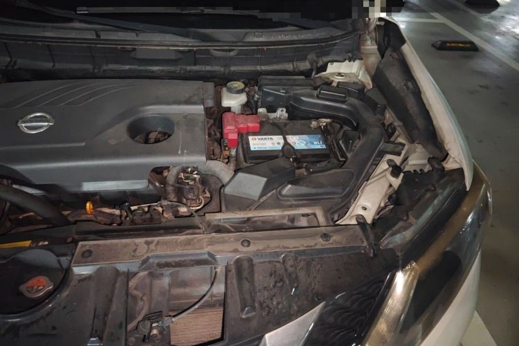 Used Nissan X-Trail 2014 2.0L CVT Comfort Edition 2WD Engine Bay Left