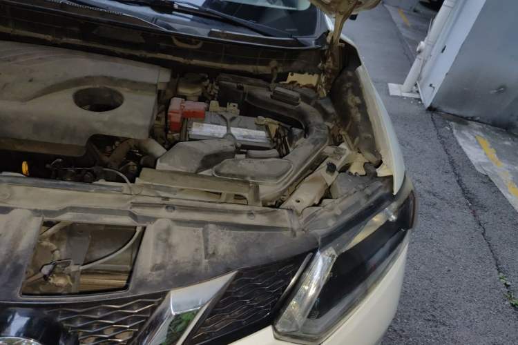 Used Nissan X-Trail 2014 2.0L CVT Comfort Edition 2WD Engine Bay Left