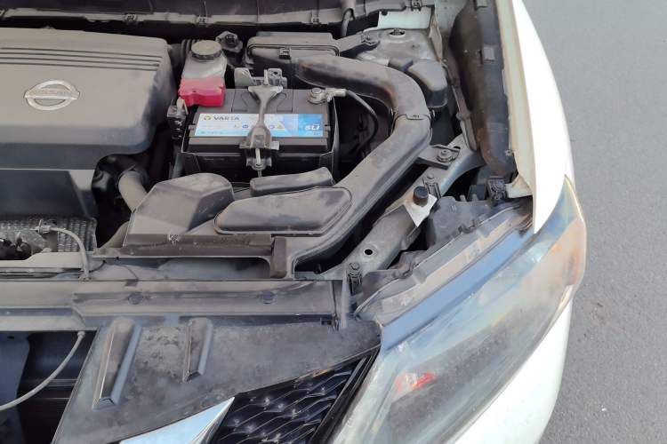 Used Nissan X-Trail 2014 2.5L CVT Luxury Edition 4WD Engine Bay Left