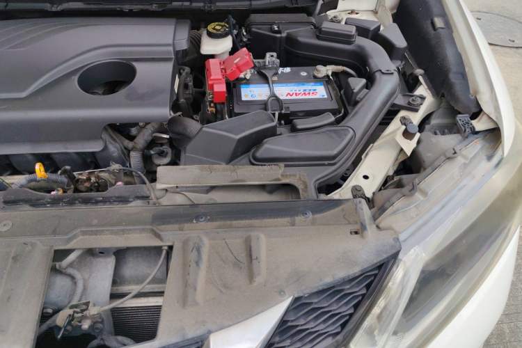 Used Nissan X-Trail 2014 2.0L CVT Comfort Edition 2WD Engine Bay Left