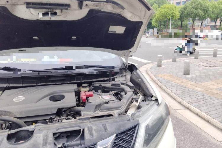 Used Nissan X-Trail 2014 2.0L CVT Comfort Edition 2WD Engine Bay Left