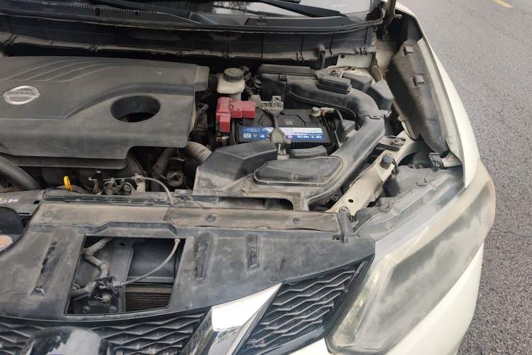 Used Nissan X-Trail 2014 2.0L CVT Comfort Edition 2WD Engine Bay Left