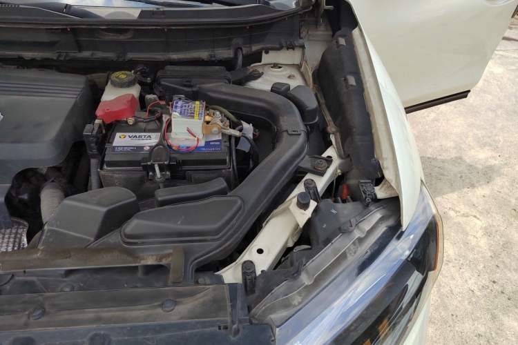 Used Nissan X-Trail 2014 2.5L CVT Luxury Edition 4WD Engine Bay Left
