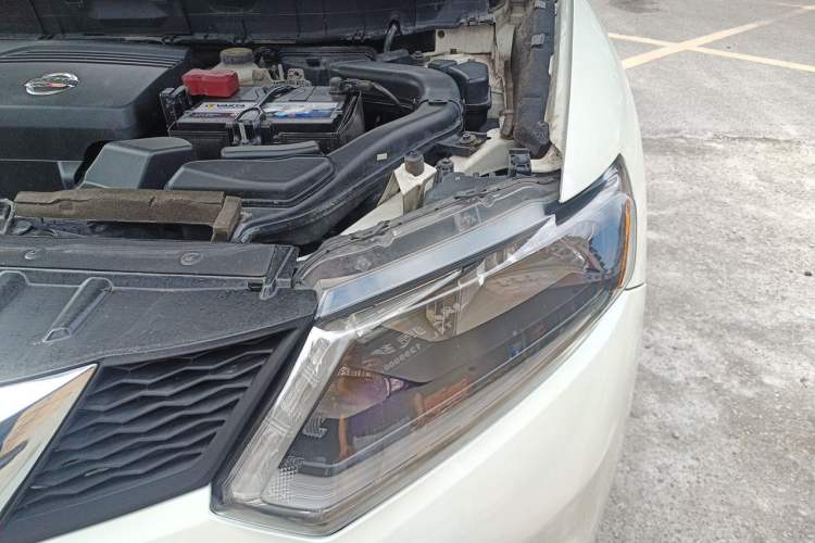 Used Nissan X-Trail 2014 2.5L CVT Luxury Edition 4WD Engine Bay Left