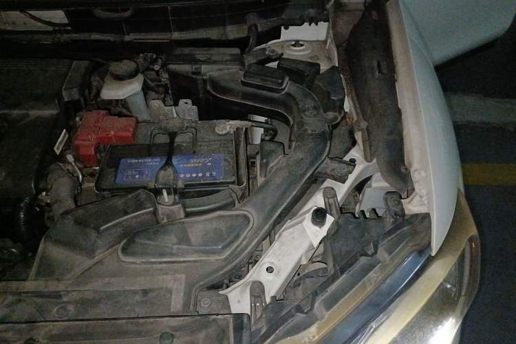 Used Nissan X-Trail 2014 2.0L CVT Comfort Edition 2WD Engine Bay Left