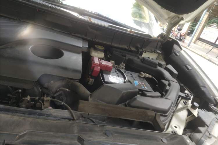 Used Nissan X-Trail 2014 2.0L CVT Comfort Edition 2WD Engine Bay Left