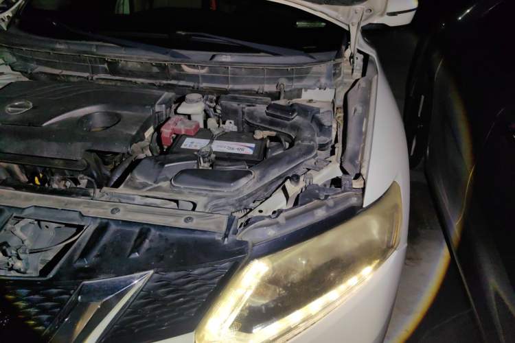 Used Nissan X-Trail 2014 2.0L CVT Comfort Edition 2WD Engine Bay Left