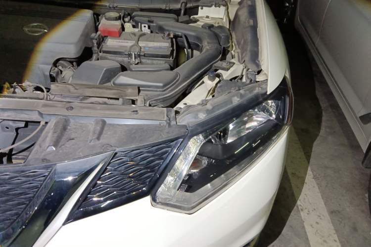 Used Nissan X-Trail 2014 2.5L CVT Luxury Edition 4WD Engine Bay Left
