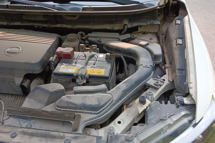 Used Nissan X-Trail 2014 2.5L CVT Leading Edition 4WD Engine Bay Left