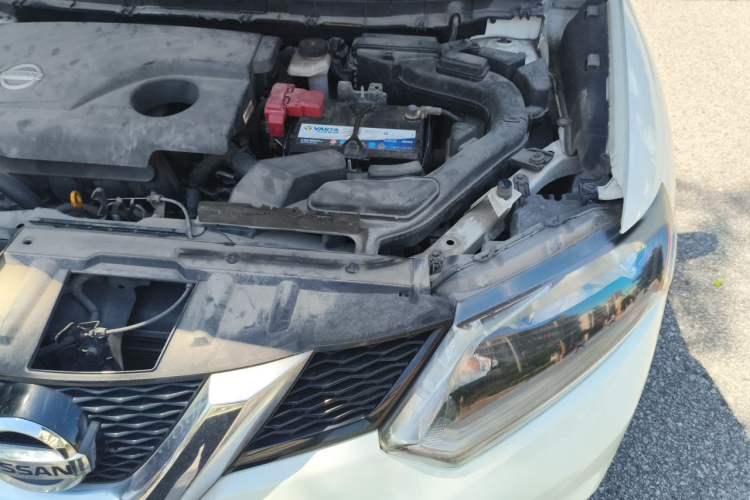 Used Nissan X-Trail 2014 2.0L CVT Comfort Edition 2WD Engine Bay Left