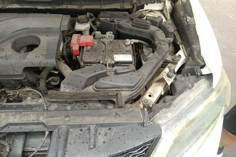 Used Nissan X-Trail 2014 2.0L CVT Comfort Edition 2WD Engine Bay Left