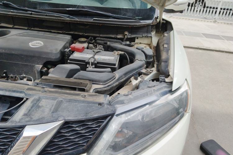 Used Nissan X-Trail 2014 2.5L CVT Luxury Edition 4WD Engine Bay Left