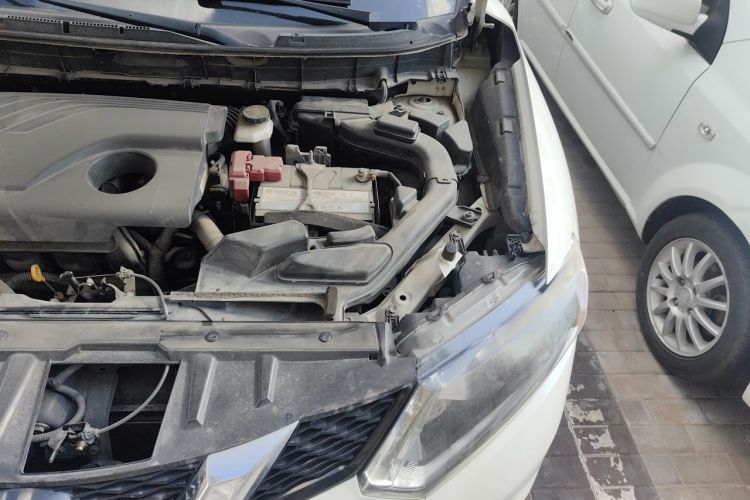Used Nissan X-Trail 2014 2.0L CVT Comfort Edition 2WD Engine Bay Left