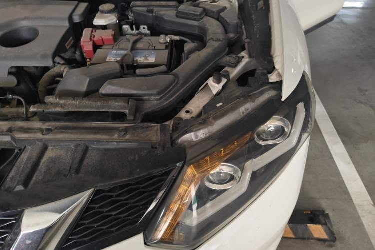 Used Nissan X-Trail 2014 2.0L CVT Comfort Edition 2WD Engine Bay Left