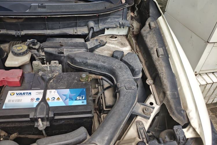 Used Nissan X-Trail 2014 2.5L CVT Luxury Edition 4WD Engine Bay Left
