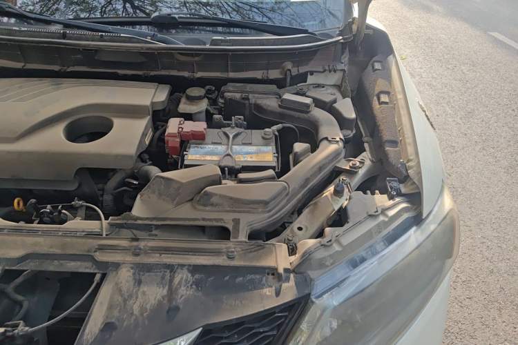 Used Nissan X-Trail 2014 2.0L CVT Comfort Edition 2WD Engine Bay Left