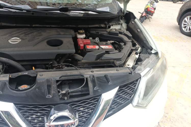Used Nissan X-Trail 2014 2.0L CVT Comfort Edition 2WD Engine Bay Left