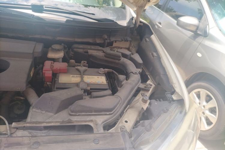 Used Nissan X-Trail 2014 2.0L CVT Comfort Edition 2WD Engine Bay Left
