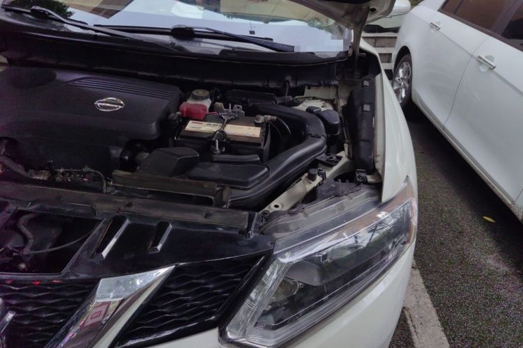Used Nissan X-Trail 2014 2.5L CVT Luxury Edition 4WD Engine Bay Left