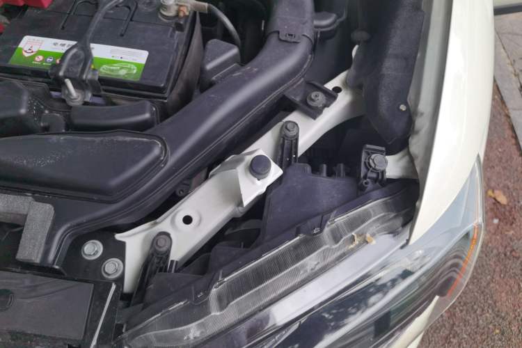 Used Nissan X-Trail 2014 2.0L CVT Comfort Edition 2WD Engine Bay Left
