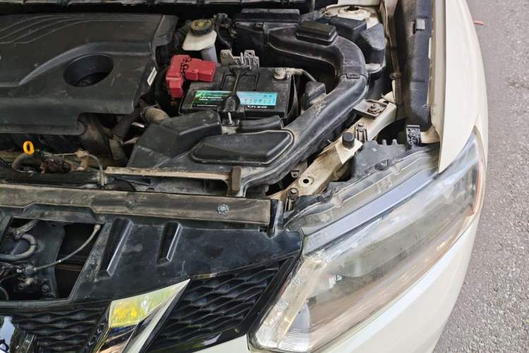 Used Nissan X-Trail 2014 2.0L CVT Comfort Edition 2WD Engine Bay Left