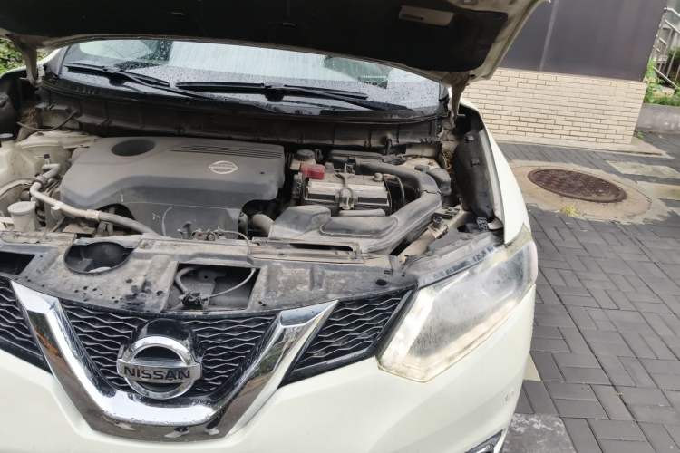 Used Nissan X-Trail 2014 2.5L CVT Ultimate Edition 4WD Engine Bay Left