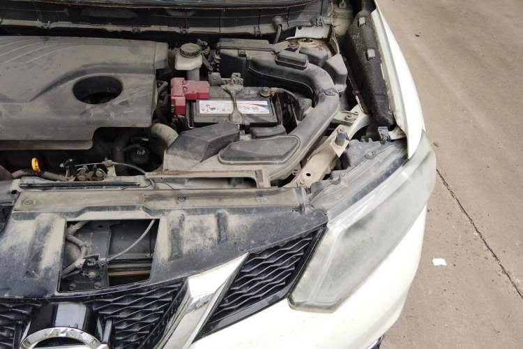 Used Nissan X-Trail 2014 2.0L CVT Comfort Edition 2WD Engine Bay Left