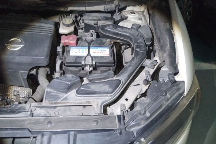 Used Nissan X-Trail 2014 2.5L CVT Luxury Edition 4WD Engine Bay Left