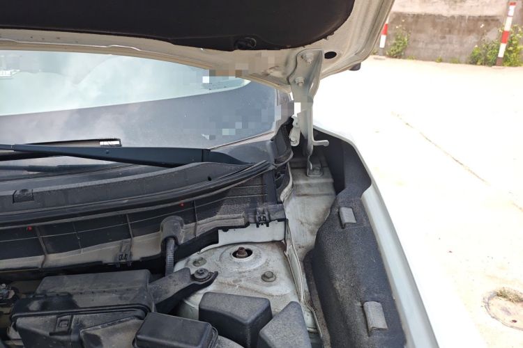 Used Nissan X-Trail 2014 2.0L CVT Smart Edition 2WD Engine Bay Left