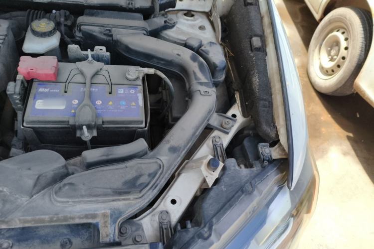 Used Nissan X-Trail 2014 2.5L CVT Ultimate Edition 4WD Engine Bay Left