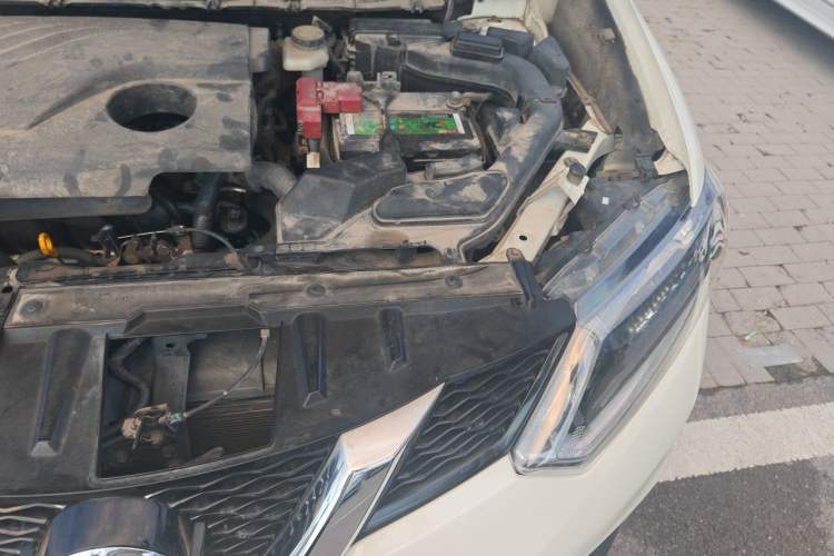 Used Nissan X-Trail 2014 2.0L CVT Comfort Edition 2WD Engine Bay Left