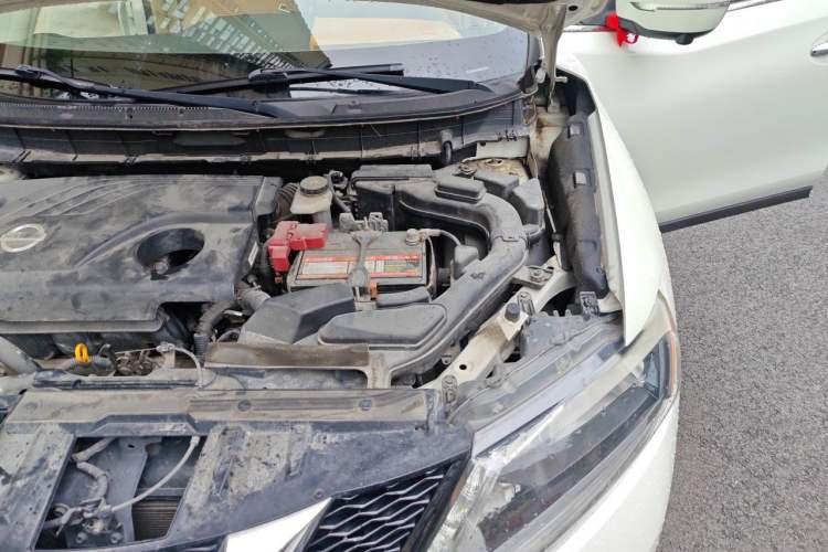 Used Nissan X-Trail 2014 2.0L CVT Comfort Edition 2WD Engine Bay Left