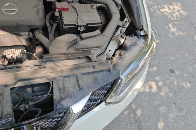 Used Nissan X-Trail 2014 2.5L CVT Luxury Edition 4WD Engine Bay Left