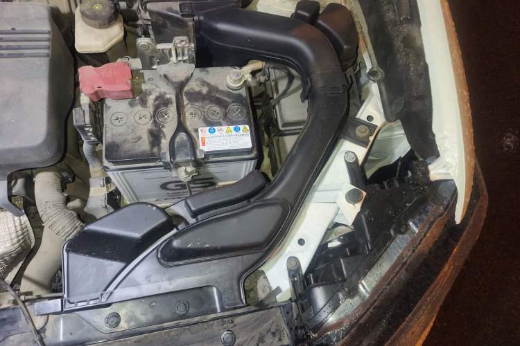 Used Nissan X-Trail 2014 2.5L CVT Luxury Edition 4WD Engine Bay Left