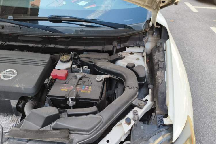 Used Nissan X-Trail 2014 2.5L CVT Luxury Edition 4WD Engine Bay Left