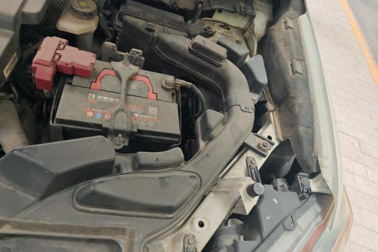 Used Nissan X-Trail 2014 2.0L CVT Comfort Edition 2WD Engine Bay Left