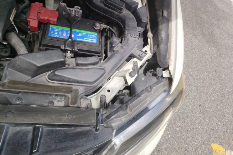 Used Nissan X-Trail 2014 2.0L CVT Comfort Edition 2WD Engine Bay Left
