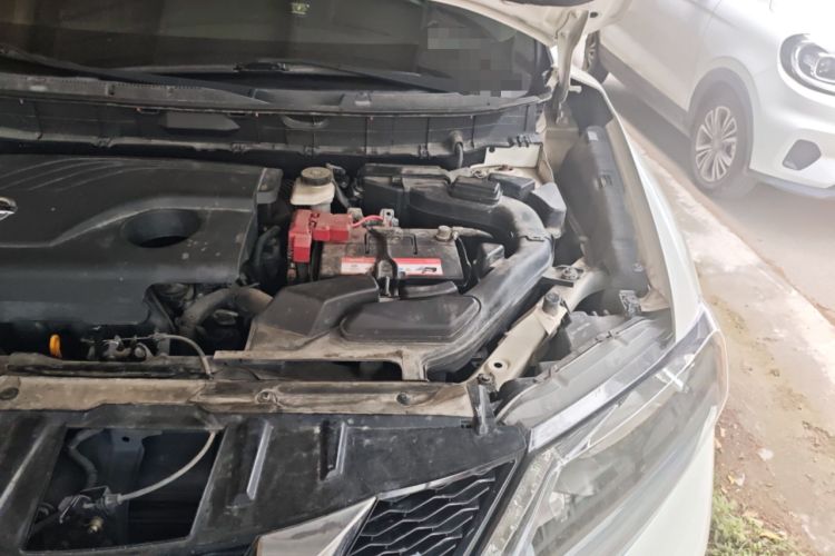 Used Nissan X-Trail 2014 2.0L CVT Comfort Edition 2WD Engine Bay Left