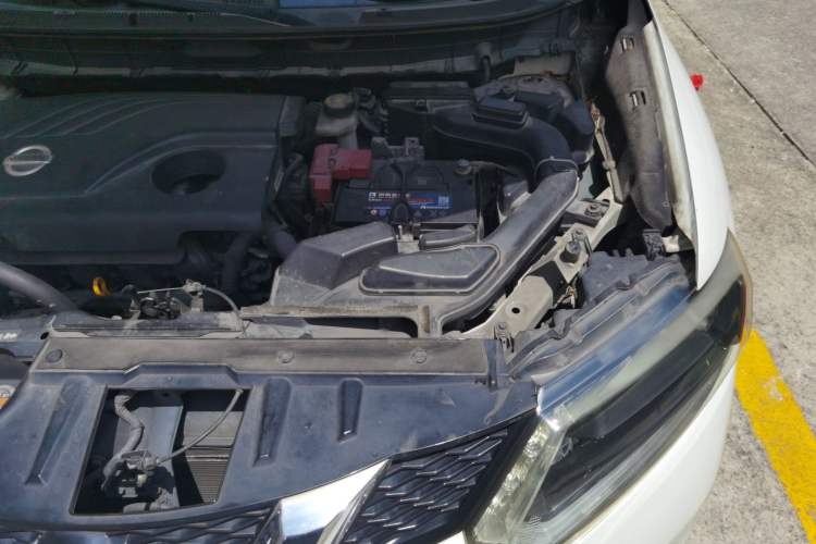 Used Nissan X-Trail 2014 2.0L CVT Comfort Edition 2WD Engine Bay Left