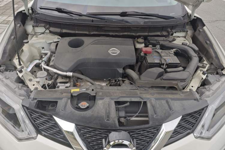 Used Nissan X-Trail 2014 2.5L CVT Luxury Edition 4WD Engine Bay
