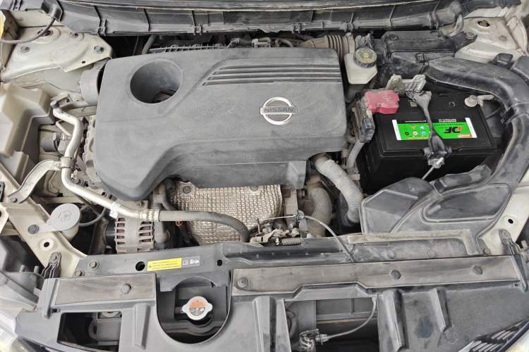 Used Nissan X-Trail 2014 2.5L CVT Ultimate Edition 4WD Engine Bay