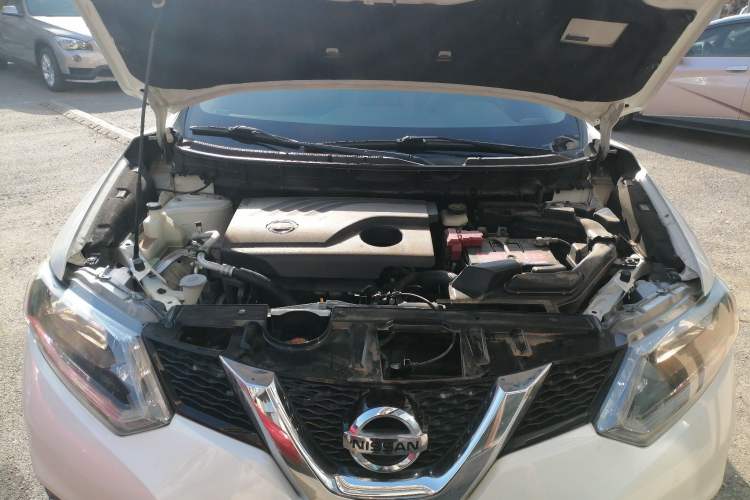Used Nissan X-Trail 2014 2.0L CVT Comfort Edition 2WD Engine Bay